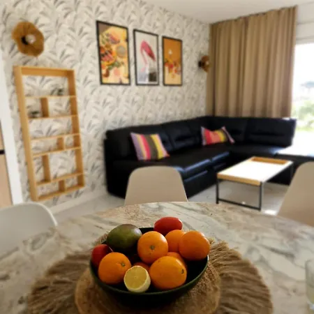 Apartmán Posidonia Apartment, Ground Floor With Garden,3 Swimming Pools, Jacuzzi,parking Space Torrevieja